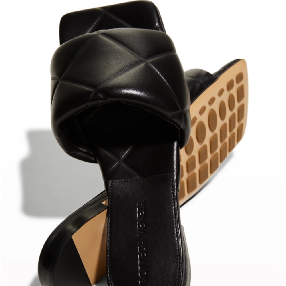 Bottega Veneta
The Rubber Lido Flat Sandals